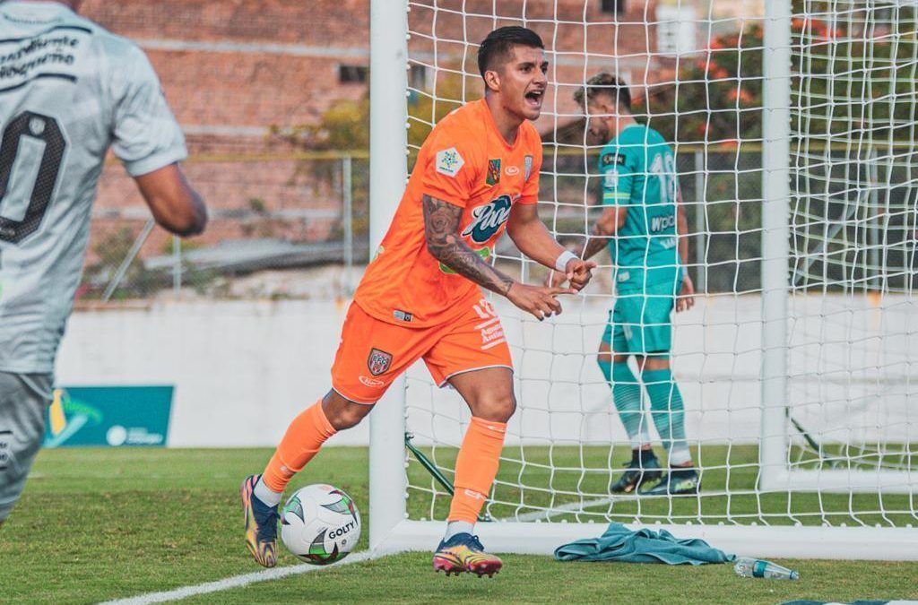 UN PUNTO DE LOCAL ANTE JAGUARES