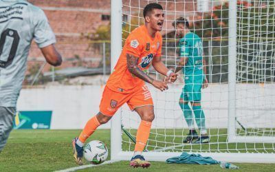 UN PUNTO DE LOCAL ANTE JAGUARES
