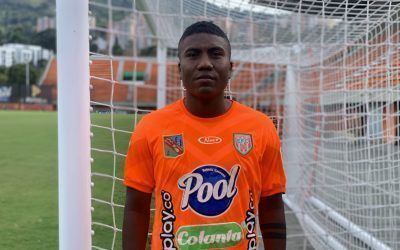 BRYAN SINISTERRA ESTARÁ EN EL PLANTEL PROFESIONAL