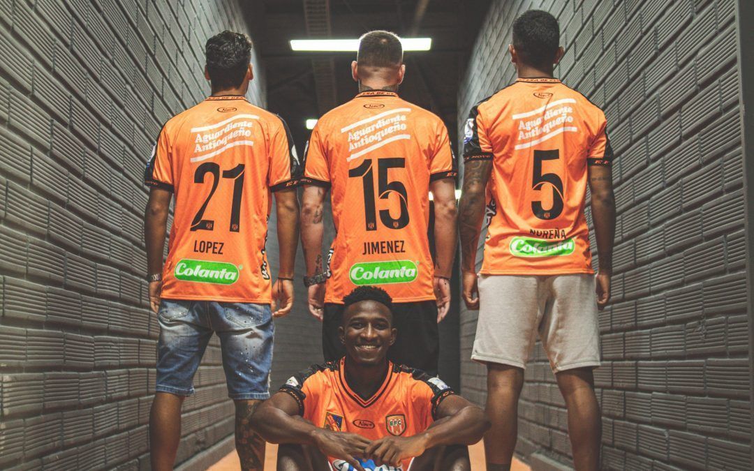 NACIDOS PARA BRILLAR – PRIMER UNIFORME 2022