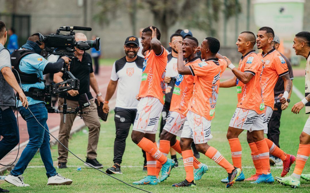 TRANSMISIÓN DEL DEBUT EN COPA