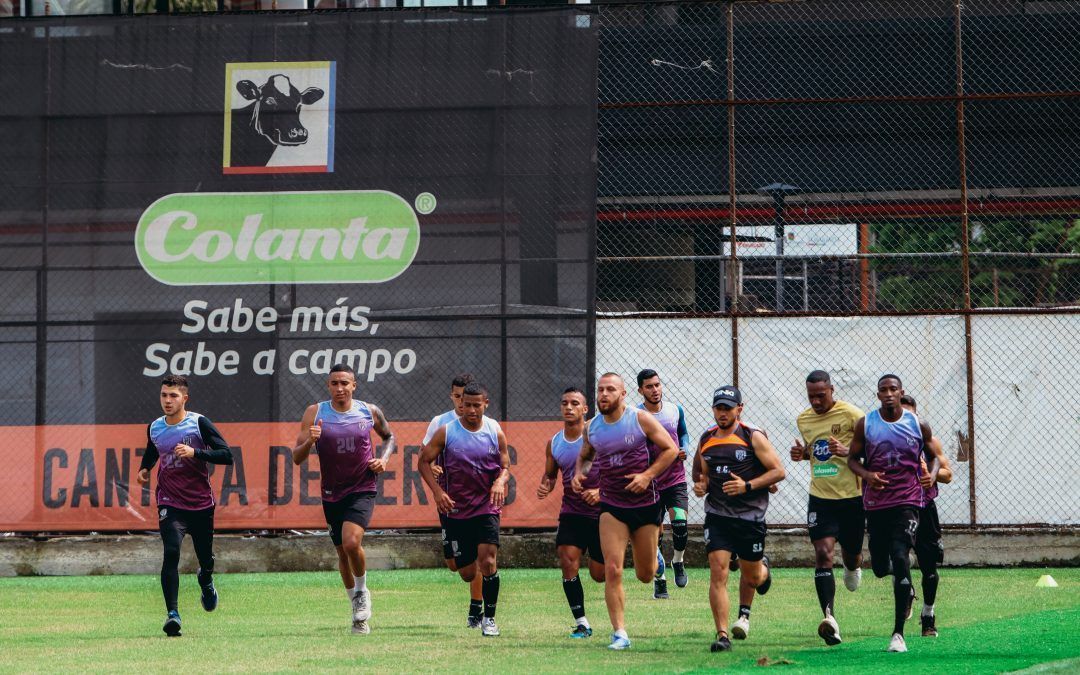 EL PLANTEL PROFESIONAL RETORNÓ A ENTRENAMIENTOS