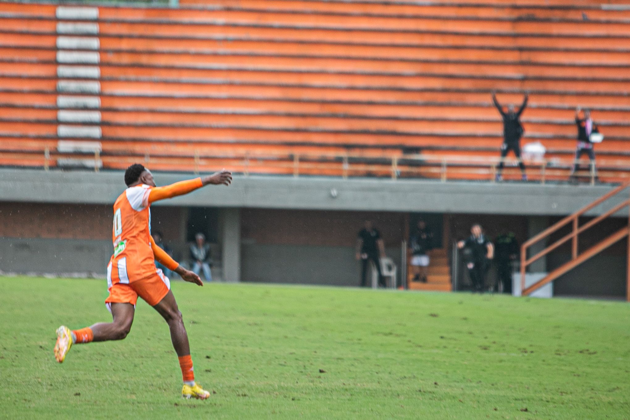 TRIUNFO EN CASA POR LA TERCERA JORNADA
