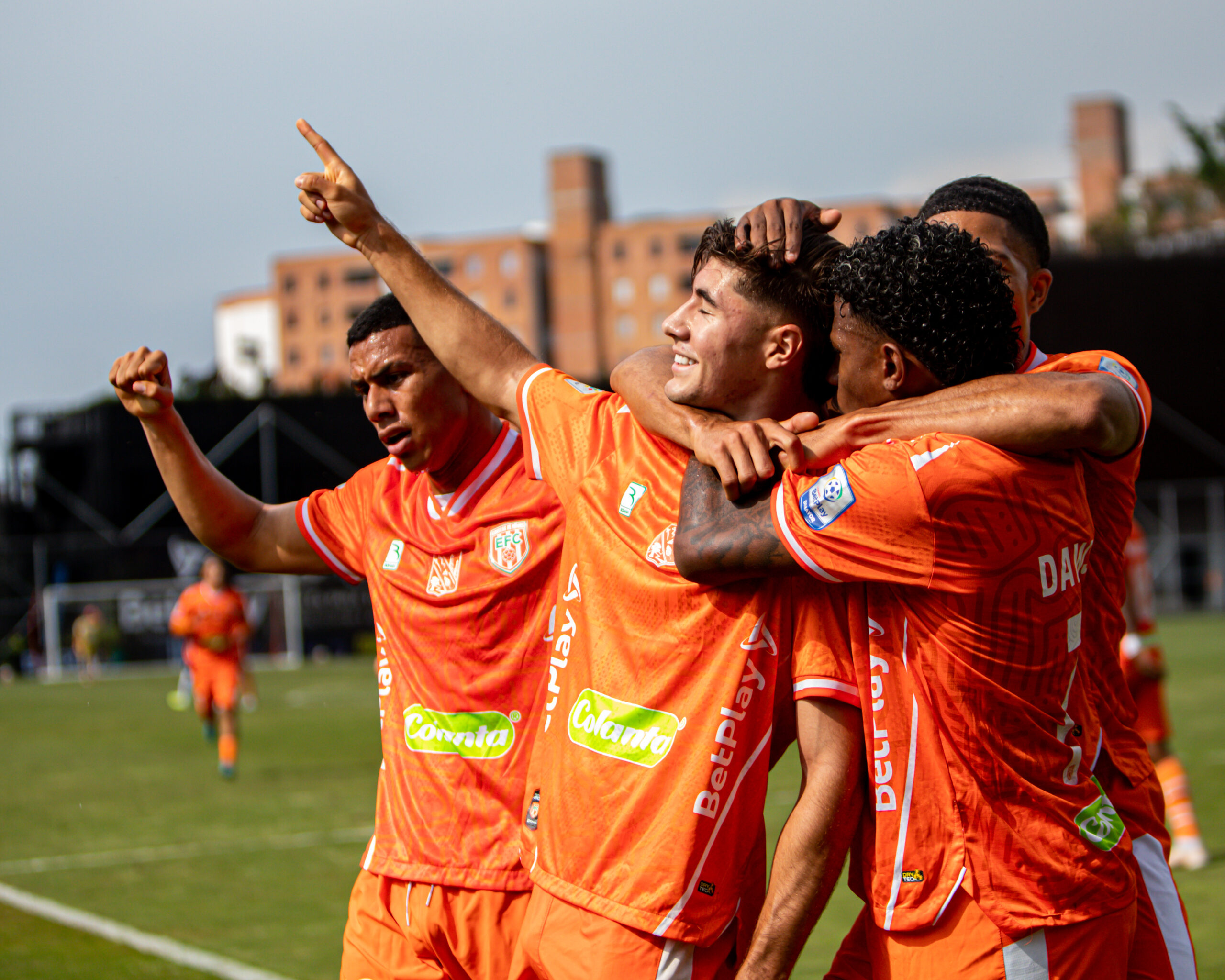ENVIGADO F.C. VENCE 1-0 A BOCA JUNIORS DE CALI Y SIGUE FIRME CON SU IDENTIDAD DE CANTERA